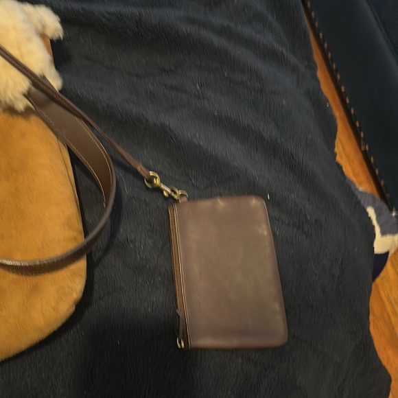 UGG HANDBAG; hard to find chestnut with attached coin purse very gently used - Picture 3 of 7